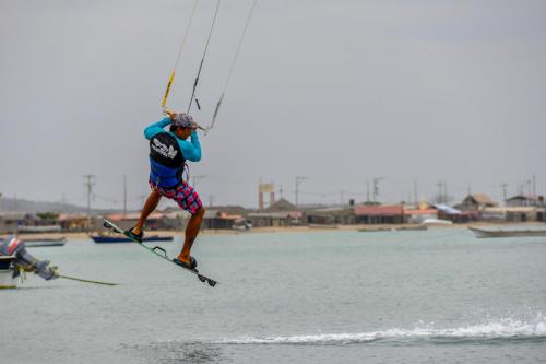 trancision con salto - entrenamiento de kitesurf Caratagena - Colombia